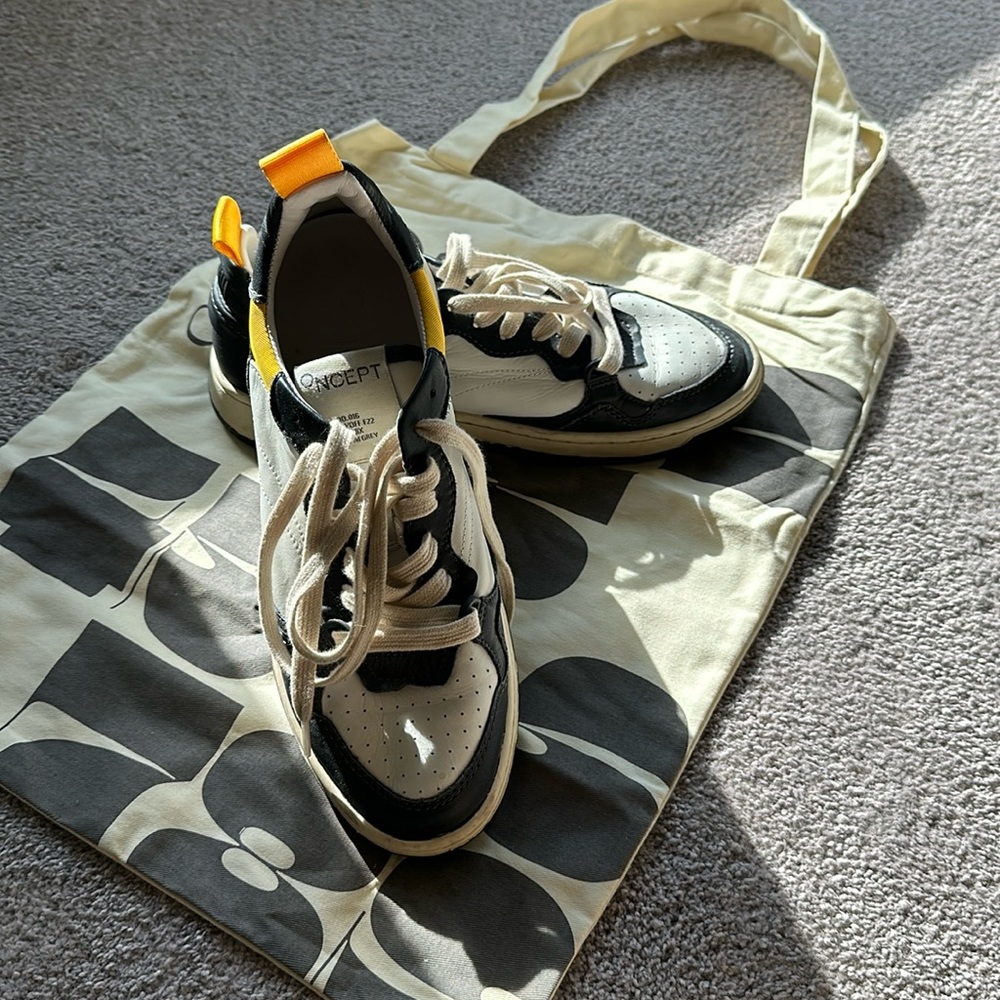Oncept Phoenix sneakers